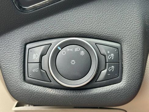 Used 2019 Ford Escape Titanium FWD image 36