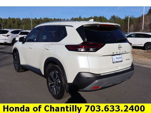 Used 2023 Nissan Rogue SV w/ SV Premium B Package image 5