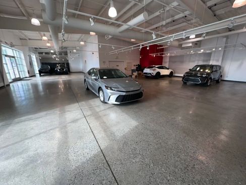 Used 2025 Toyota Camry LE FWD image 14