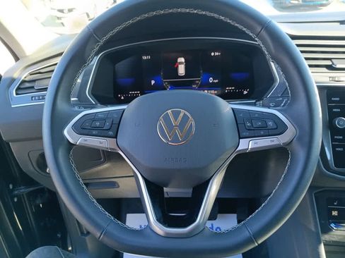 Used 2024 Volkswagen Tiguan SE image 12