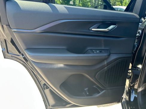 New 2025 Jeep Grand Cherokee Altitude image 22