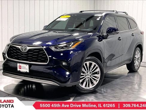 Certified 2024 Toyota Highlander Platinum AWD/4WD image 1
