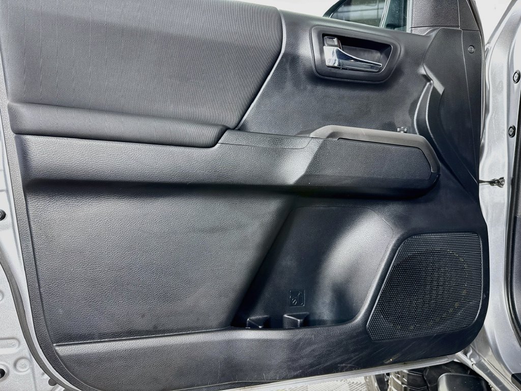 Used 2019 Toyota Tacoma TRD Sport w/ Technology Package AWD/4WD image 12