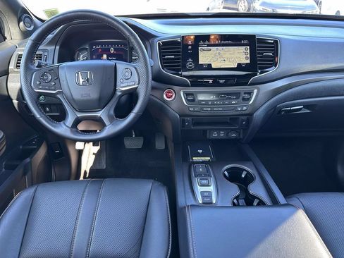 Used 2025 Honda Passport TrailSport image 17