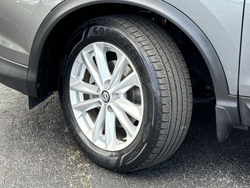 Certified 2019 Nissan Rogue Sport SV FWD image 43