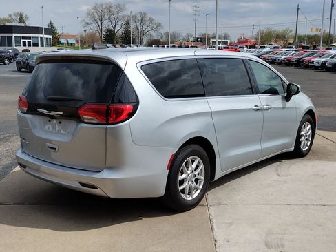 Used 2023 Chrysler Voyager LX FWD image 16