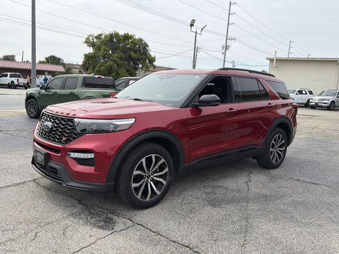Used 2020 Ford Explorer ST w/ Premium Technology Package AWD/4WD image 9