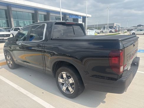 Used 2025 Honda Ridgeline RTL image 4