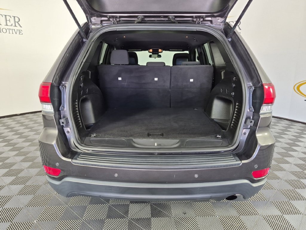 Used 2021 Jeep Grand Cherokee Laredo RWD image 32