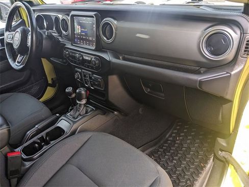 Certified 2022 Jeep Wrangler Unlimited Sahara w/ Cold Weather Group image 28