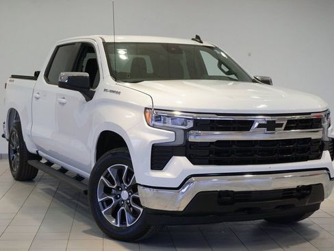 Certified 2024 Chevrolet Silverado 1500 LT image 2