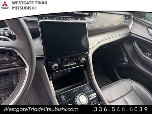 Used 2023 Jeep Grand Cherokee Overland AWD/4WD image 13