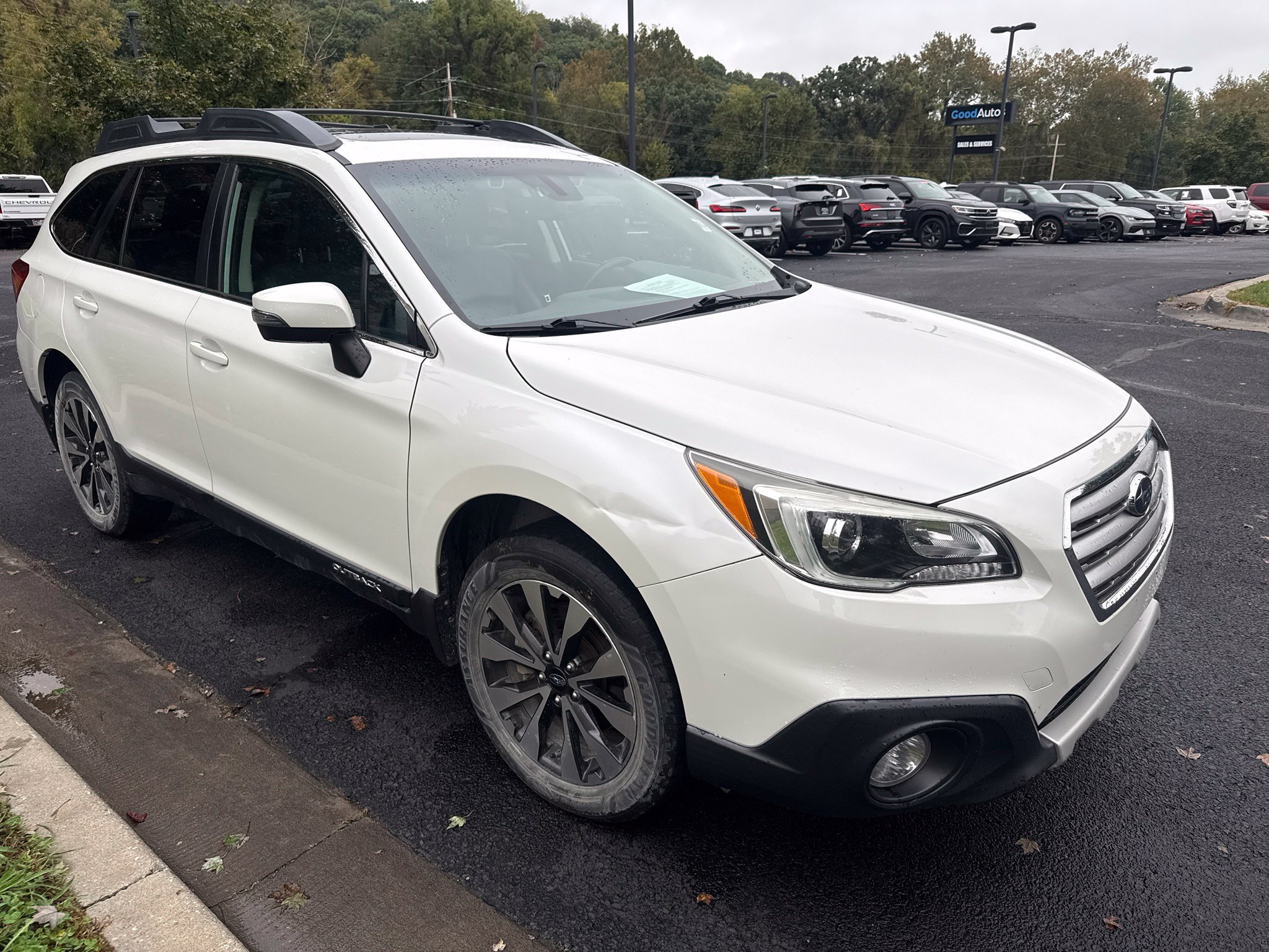 Used 2017 Subaru Outback 2.5i Limited AWD/4WD image 3