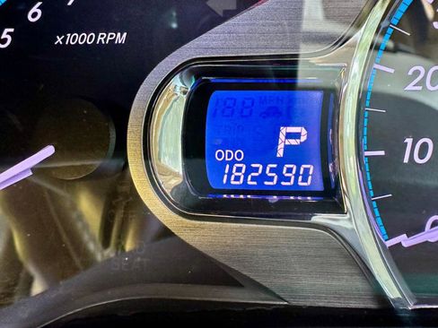 Used 2011 Toyota Sienna Limited image 13