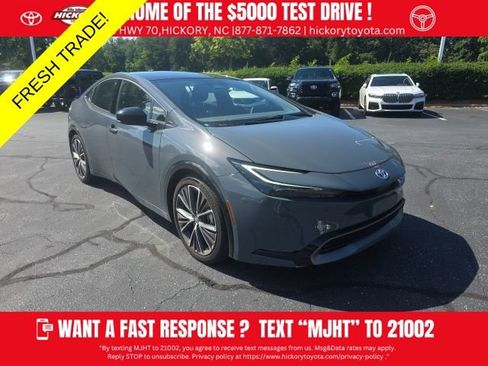 Used 2024 Toyota Prius XLE FWD image 1