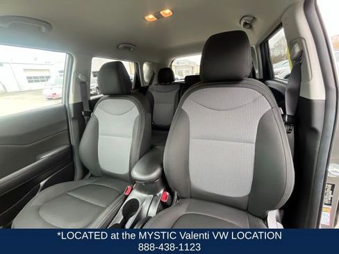 Used 2017 Kia Soul + FWD image 34