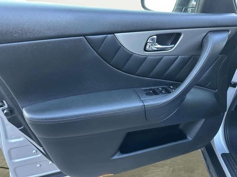 Used 2017 INFINITI QX70 AWD image 12