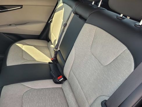 Used 2023 Kia Niro Wave FWD image 13
