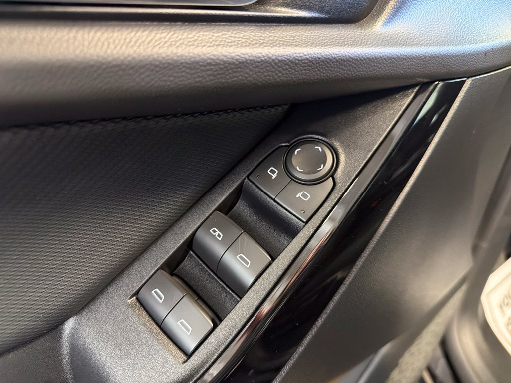 Used 2026 Chevrolet Equinox LT AWD/4WD image 19