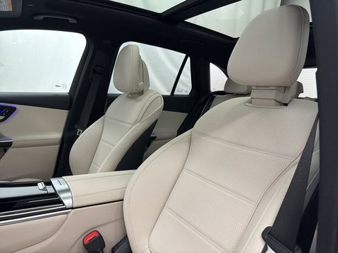 Used 2026 Mercedes-Benz GLC 300 image 13