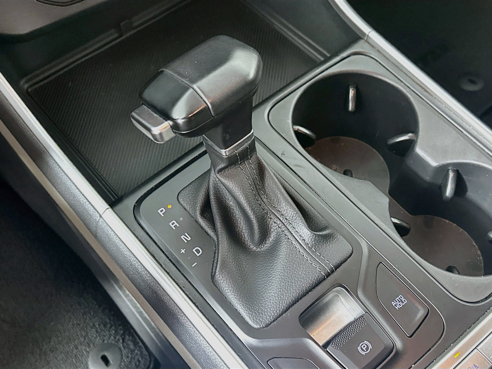 Used 2025 Kia Carnival FWD image 25