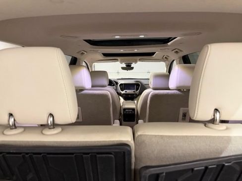Used 2022 GMC Acadia Denali w/ Denali Ultimate Package AWD/4WD image 10