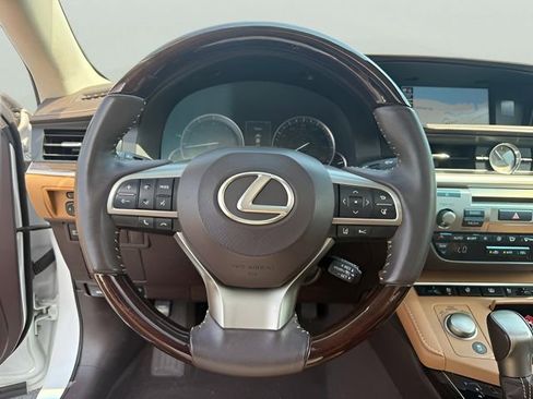 Used 2017 Lexus ES 350 w/ Luxury Package FWD image 16