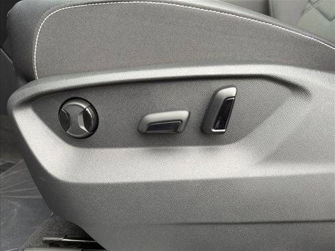 New 2026 Volkswagen Atlas SE image 11