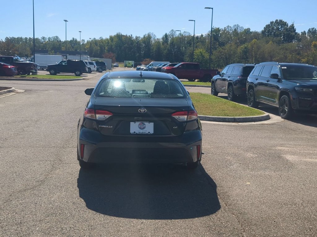 Used 2026 Toyota Corolla LE FWD image 4