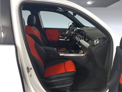 New 2024 Mercedes-Benz GLB 250 image 18