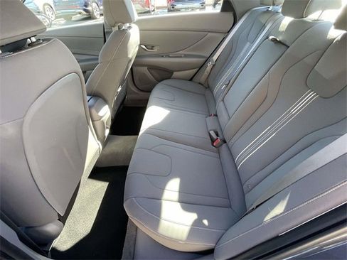 Certified 2024 Hyundai Elantra SEL w/ Convenience Package image 9