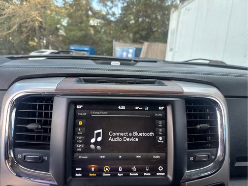 Used 2018 RAM 1500 Laramie image 27