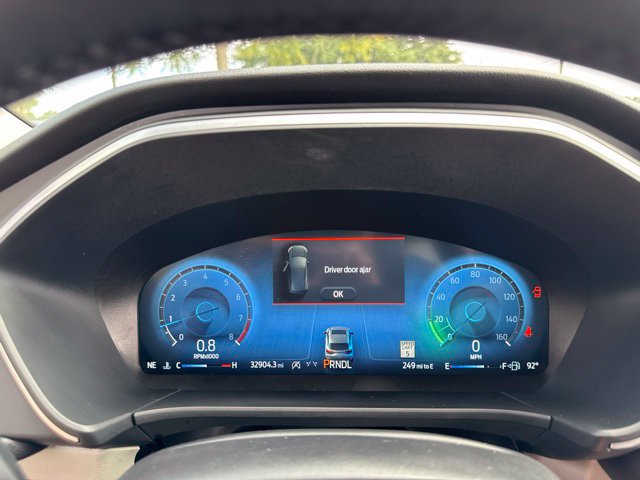 Used 2025 Ford Escape Platinum AWD/4WD image 24