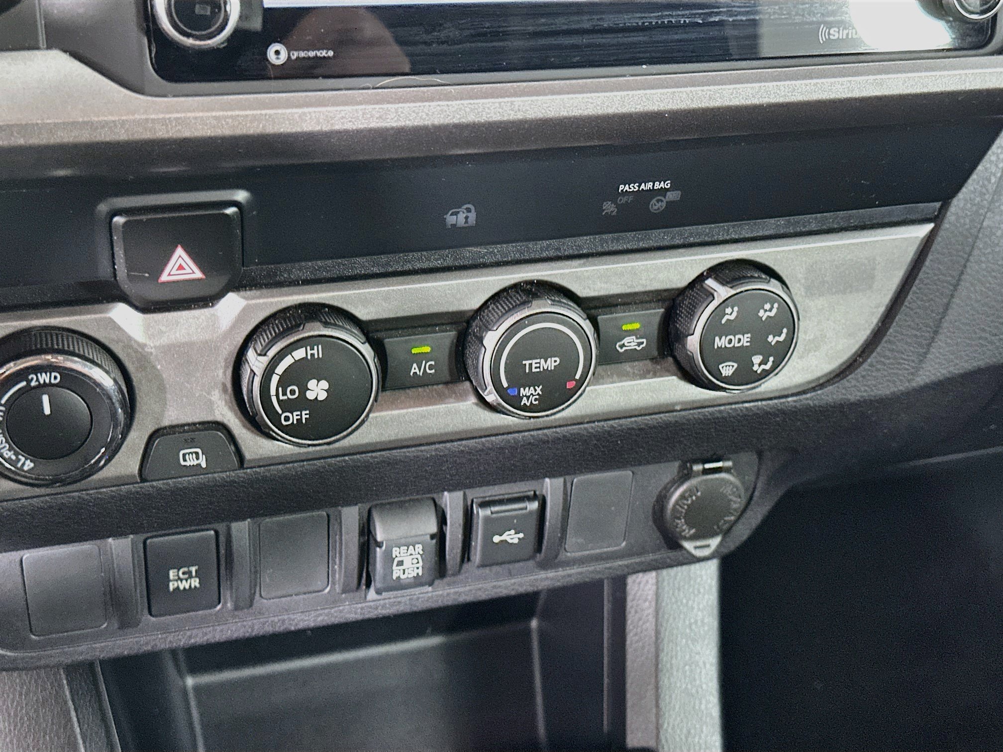 Used 2020 Toyota Tacoma SR5 AWD/4WD image 23