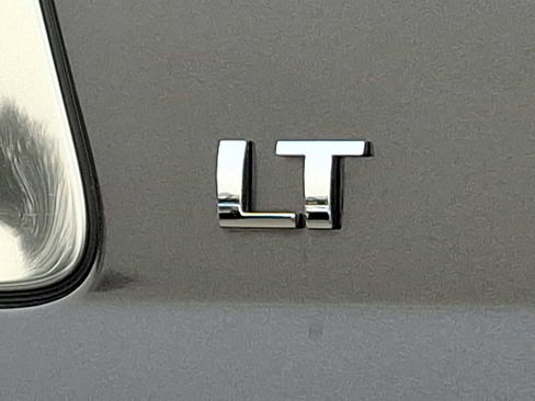 Used 2018 Chevrolet Tahoe LT image 34