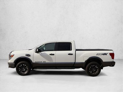 Used 2017 Nissan Titan PRO-4X w/ Pro-4x Convenience Package AWD/4WD image 8