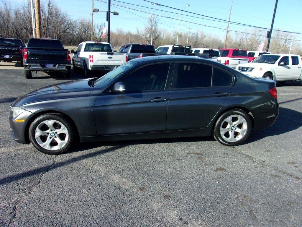 Used 2013 BMW 320i Sedan RWD image 2