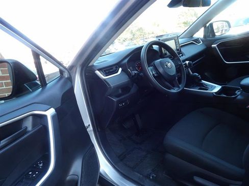 Used 2021 Toyota RAV4 LE w/ Carpet Mat Package (TMS) image 9