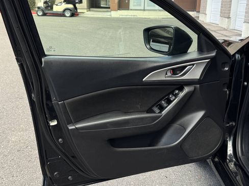 Used 2018 MAZDA MAZDA3 Sport FWD image 19