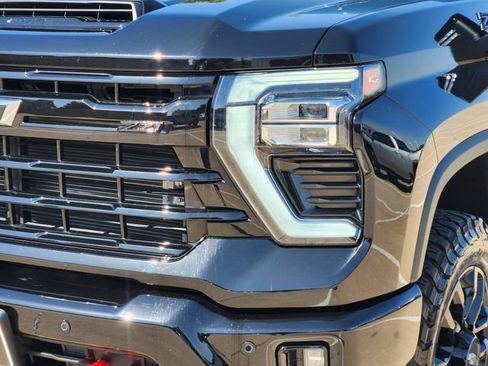 Used 2025 Chevrolet Silverado 2500 LT w/ Trail Boss Package AWD/4WD image 16