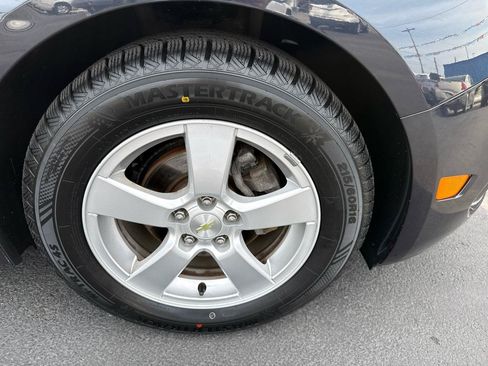 Used 2015 Chevrolet Cruze LT FWD image 25