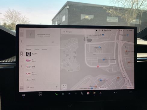 Used 2022 Tesla Model X Plaid image 30