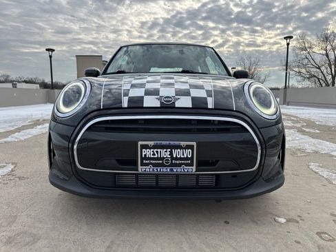 Used 2023 MINI Cooper 2-Door Hardtop image 2