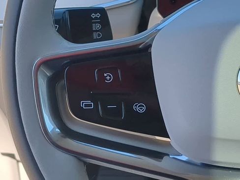 Used 2025 Volvo EX90 Ultra AWD/4WD image 22