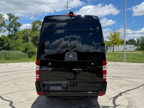 Used 2017 Mercedes-Benz Sprinter 3500 image 9