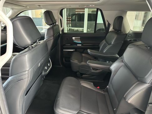 Used 2025 Ford Expedition Max Platinum w/ Driver's Package AWD/4WD image 25