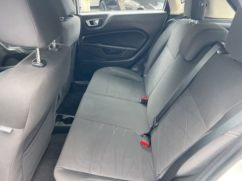 Used 2015 Ford Fiesta SE FWD image 8