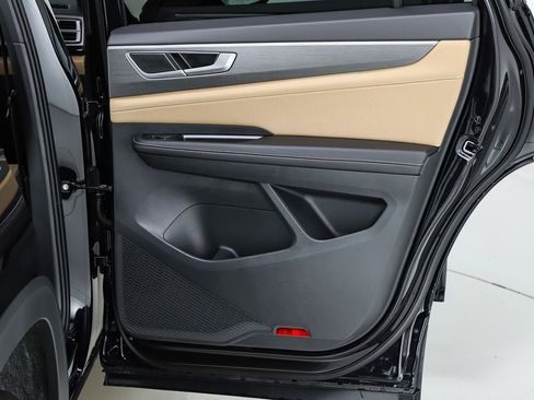 New 2026 Volkswagen Atlas Cross Sport SE FWD image 30