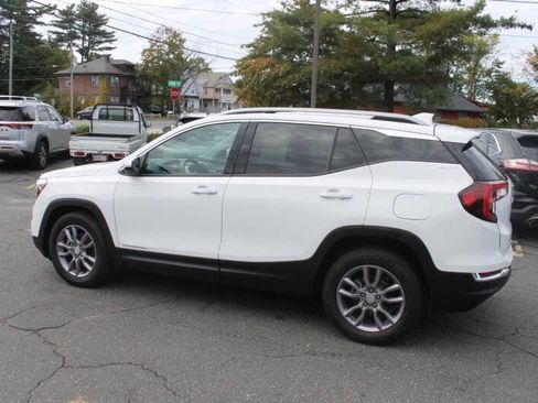 Used 2023 GMC Terrain SLT image 10