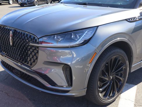 Used 2025 Lincoln Aviator Reserve w/ Equipment Group 201A image 6